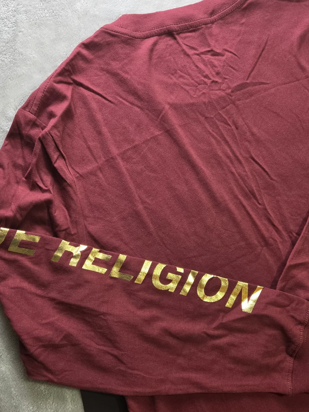 NWT True Religion Foil Taping Long Sleeve Tee Men L Burgundy Gold Logo